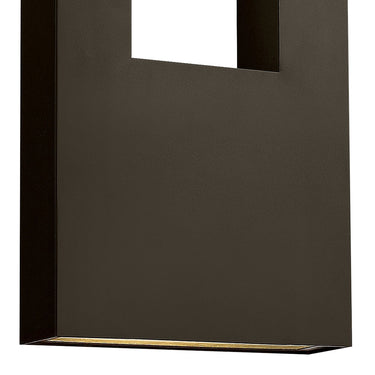 Hinkley Atlantis LED Outdoor Extra Large Wall Mount Lantern Alternative Image 1