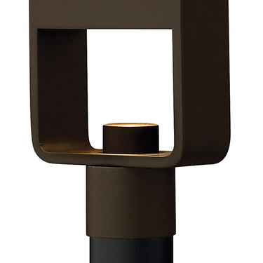 Hinkley Atlantis LED Outdoor Large Post Mount Lantern Alternative Image 1