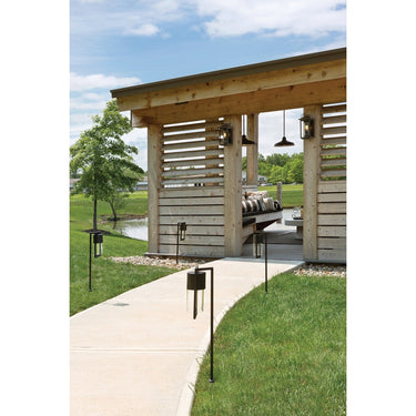 Hinkley Atwater Outdoor Medium Wall Mount Lantern Alternative Image 2