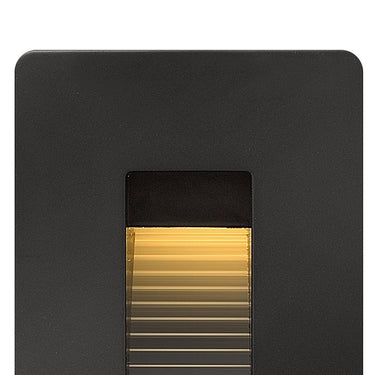 Hinkley Luna LED Alternative Image 2700K Step Light Alternative Image 120v Vertical Alternative Image 1