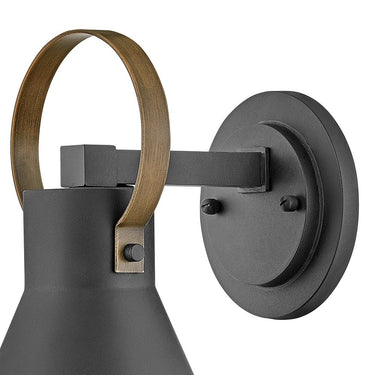Hinkley Winnie LED Outdoor Small Wall Mount Lantern Alternative Image 3